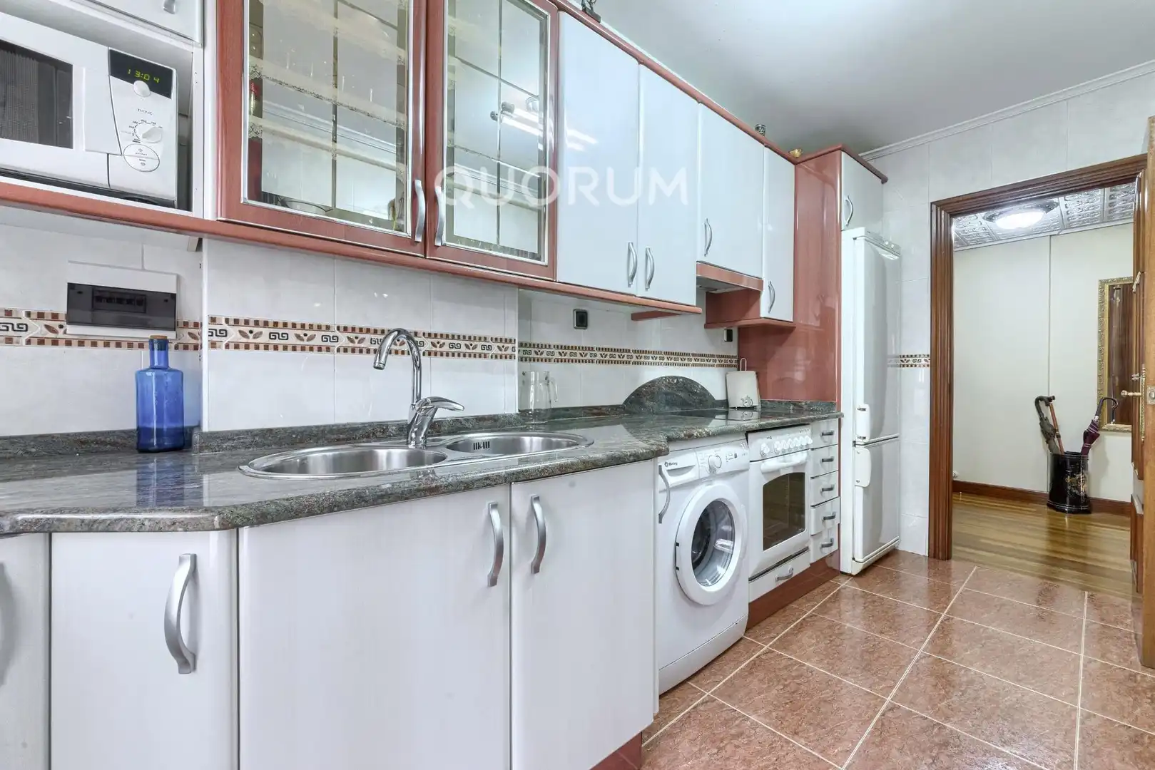 Piso con terraza en venta en Centro - Ariz - Uribarri, imagen 2
