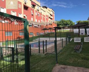 Piscina de Pis en venda en San Juan de Aznalfarache amb Piscina