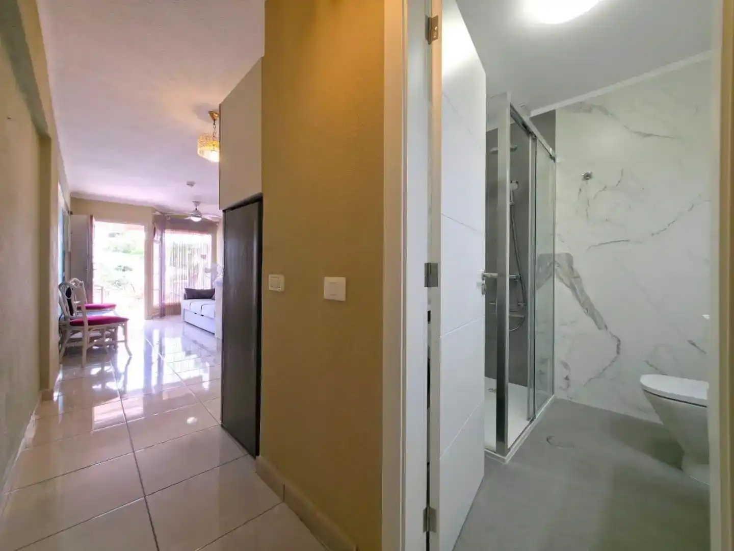 Bany de Apartament de lloguer en Adeje amb Aire condicionat, Piscina i Moblat