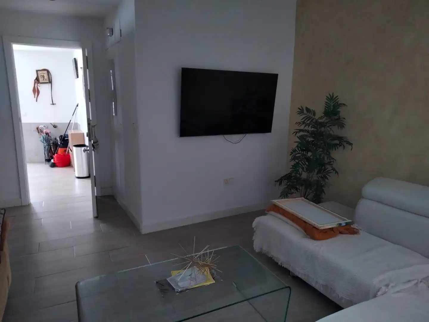 Sala d'estar de Pis en venda en La Algaba amb Aire condicionat i Rentadora