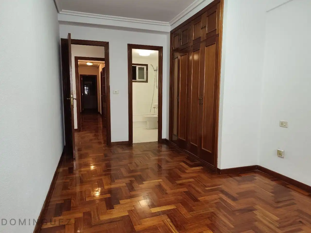 Piso de alquiler en Vigo  con Calefacción, Terraza y Trastero