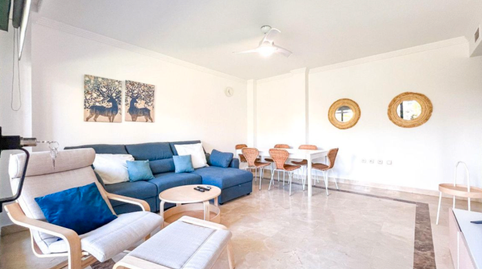 Foto 3 de Apartament en venda a Urbanización Marbesa, 122, Marbesa, Málaga