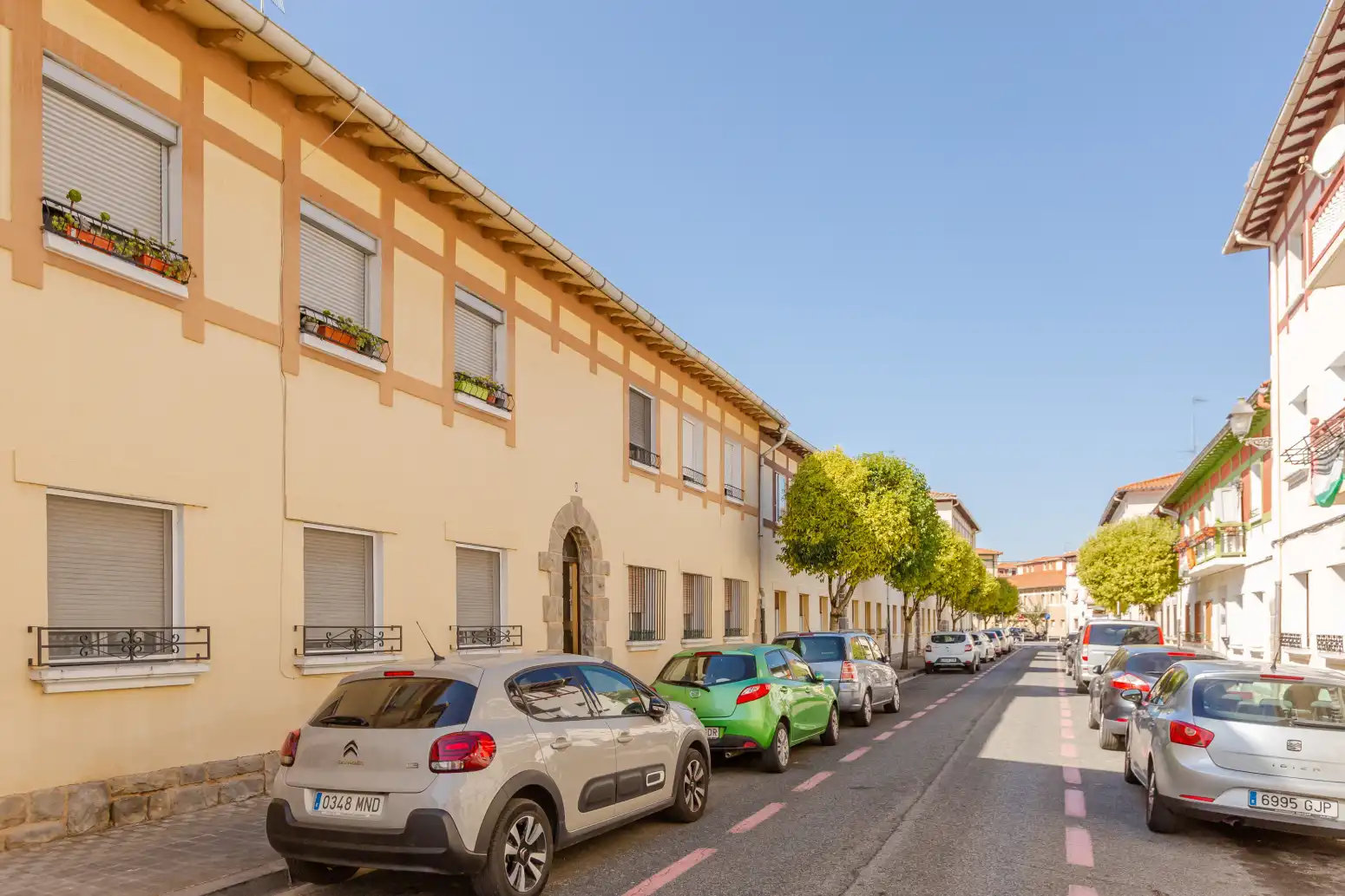 Pis amb jardí en venda a Pamplona-Iruña - CALLE HUARTE 8