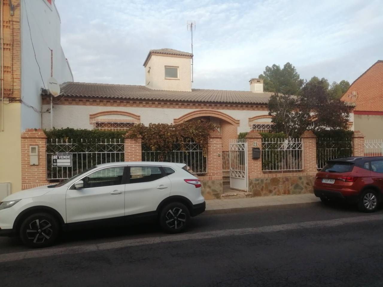 Vista exterior de Casa o xalet en venda en Daimiel amb Aire condicionat, Calefacció i Piscina