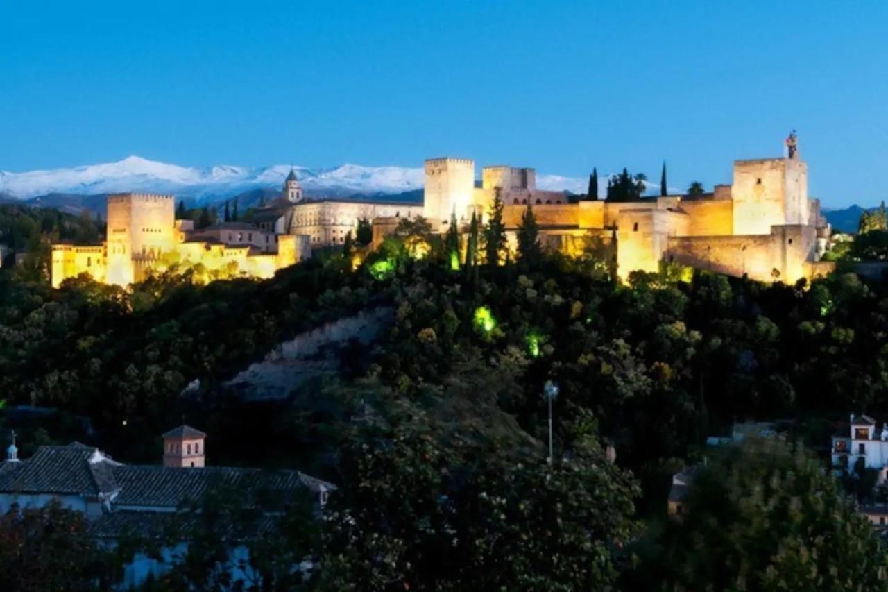 Vista exterior de Casa o xalet en venda en  Granada Capital amb Aire condicionat i Calefacció