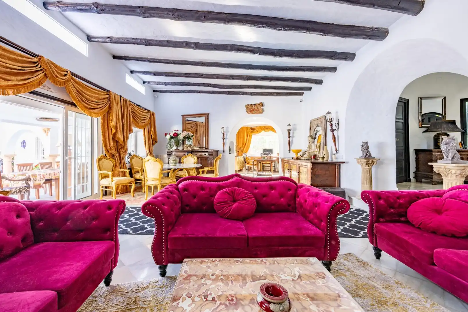 Sala d'estar de Casa o xalet de lloguer en Marbella amb Aire condicionat, Jardí privat i Terrassa