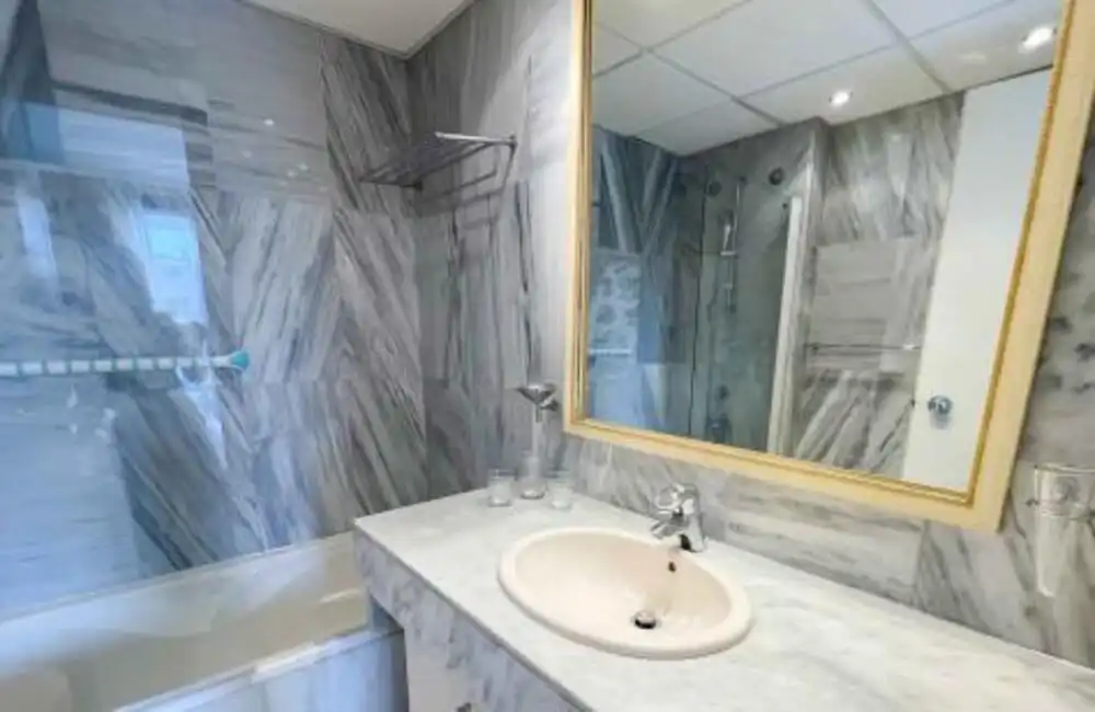 Bathroom of Duplexes for rent in Marbella  with Air Conditioner, Terrace and Swimming Pool