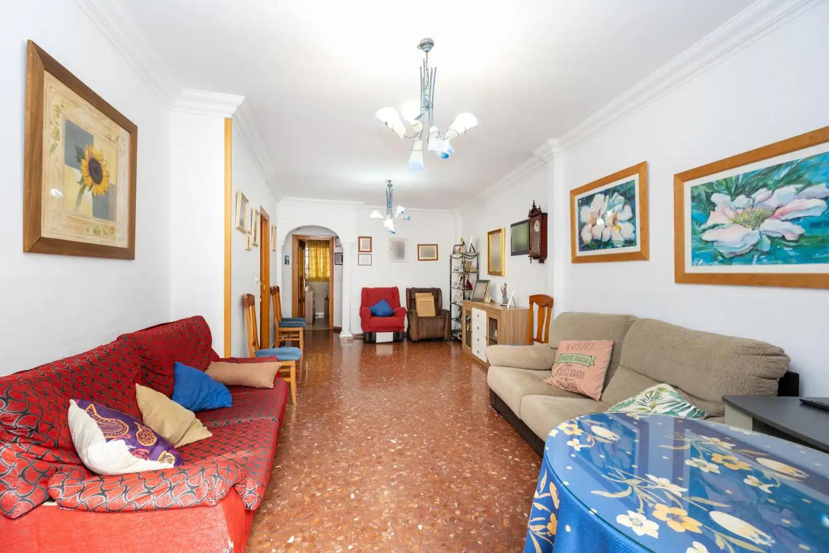 Sala d'estar de Casa adosada en venda en Motril