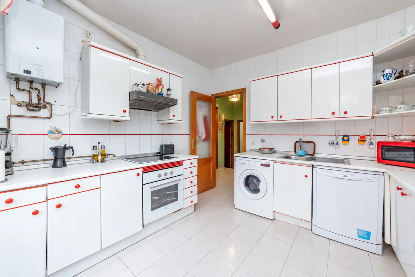 Cuina de Casa o xalet en venda en Urbanizaciones
