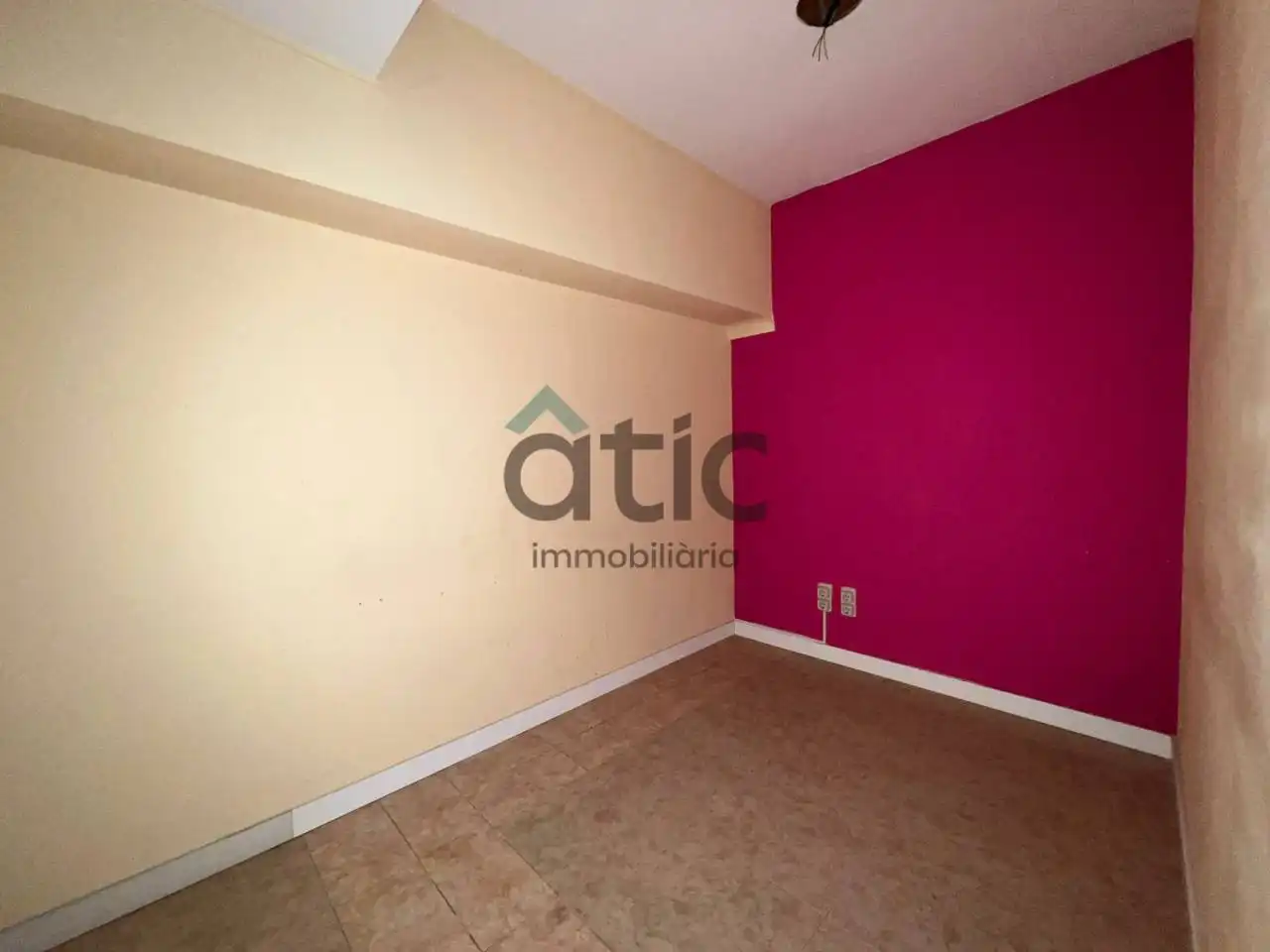 Bedroom of Office for rent in Manresa
