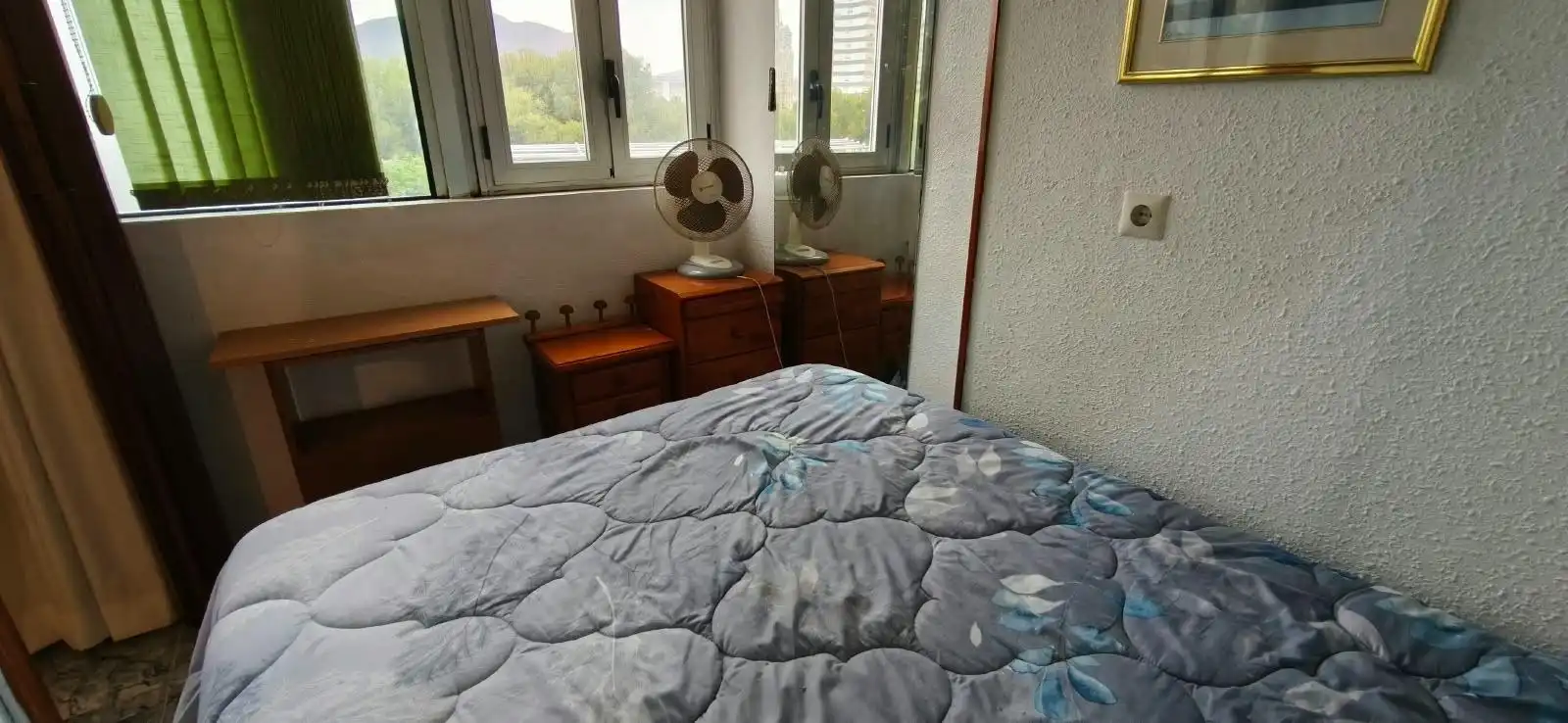 Bedroom of Flat for sale in Benidorm  with Air Conditioner, Furnished and Alarm