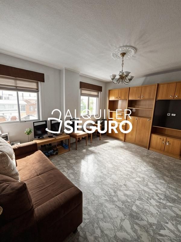 Sala d'estar de Pis de lloguer en  Madrid Capital amb Calefacció i Moblat