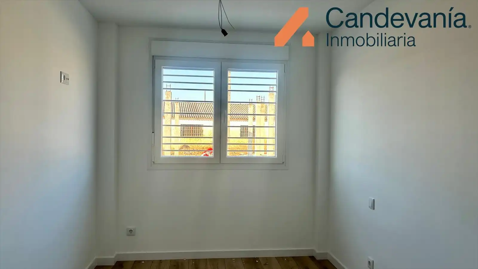 Casa adosada en venda en San Mateo de Gállego amb Calefacció i Jardí privat