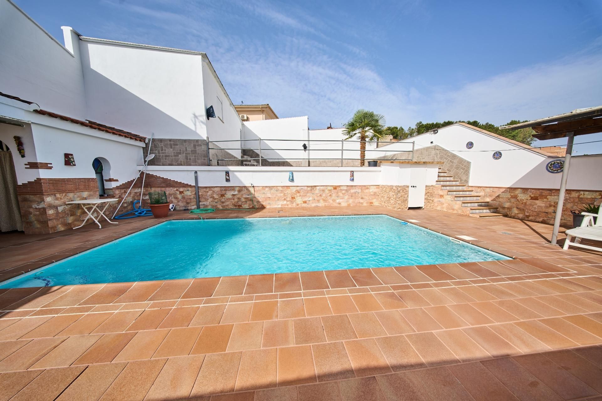 Piscina de Casa o xalet en venda en Deifontes amb Aire condicionat, Calefacció i Terrassa