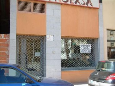 Locale commerciale in vendita a Calle Manuel Parejo Bahamonde 7