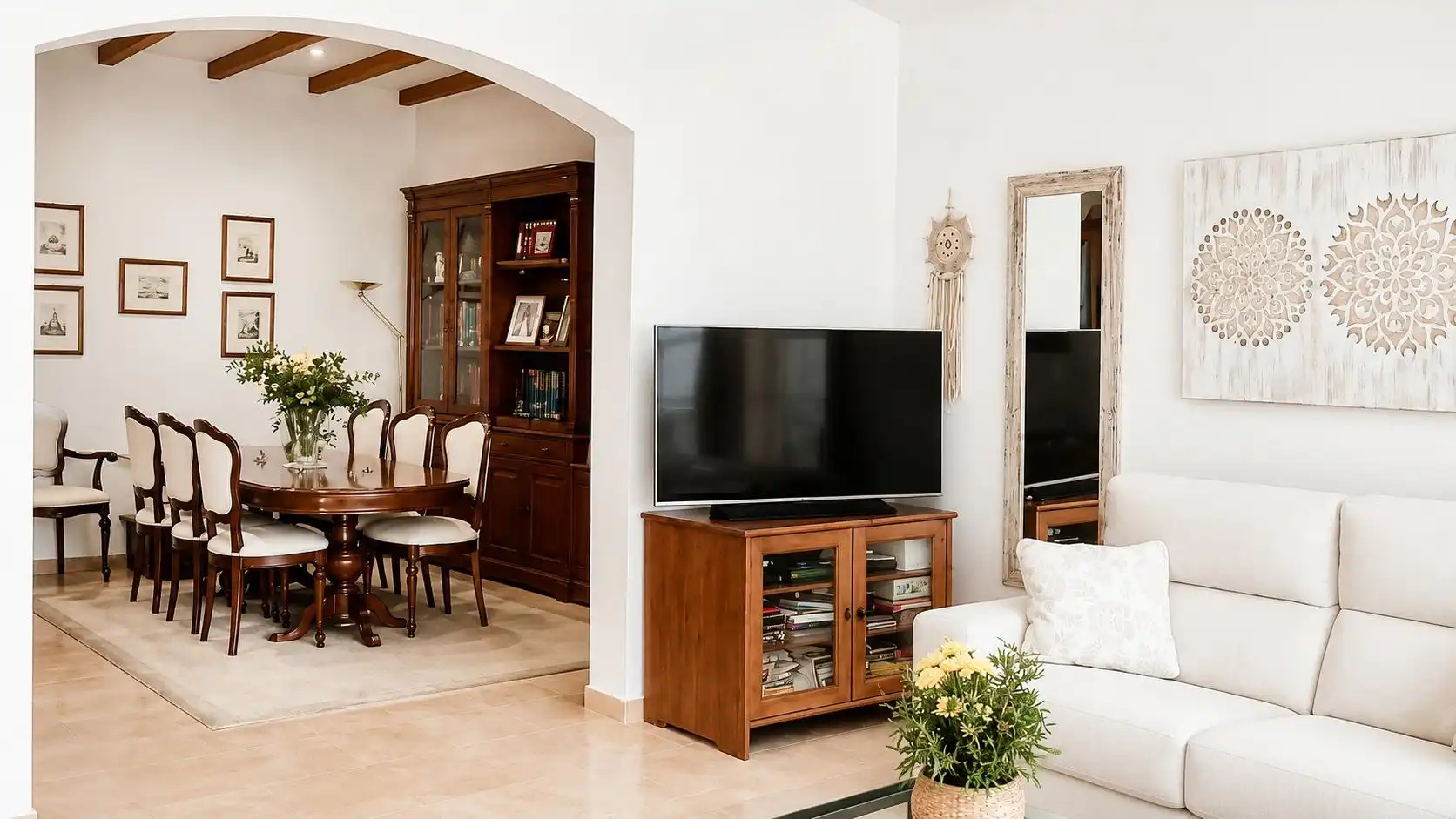 Wohnzimmer von Erdgeschoss zum Verkauf in  Palma de Mallorca mit Klimaanlage, Privatgarten und Abstellraum
