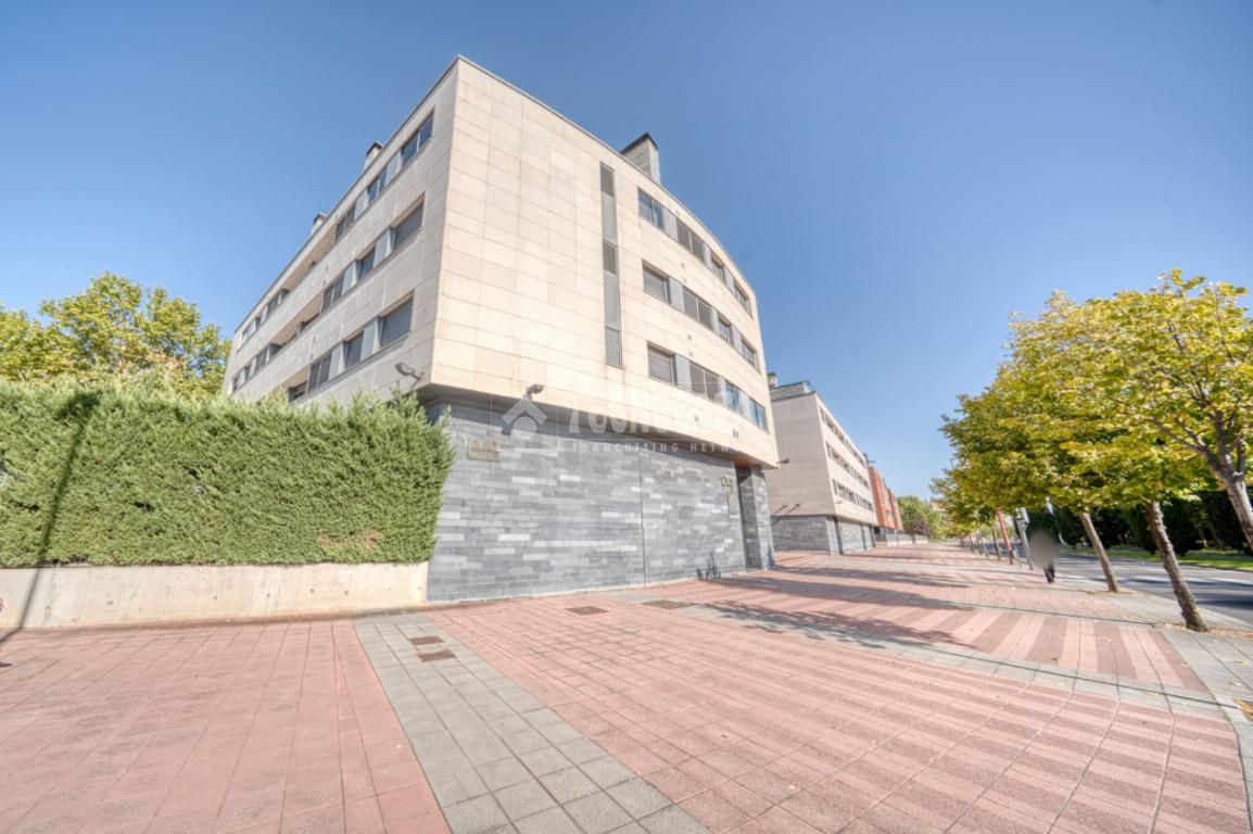 Exterior view of Flat for sale in Valladolid Capital  with Heating, Parquet flooring and Community pool