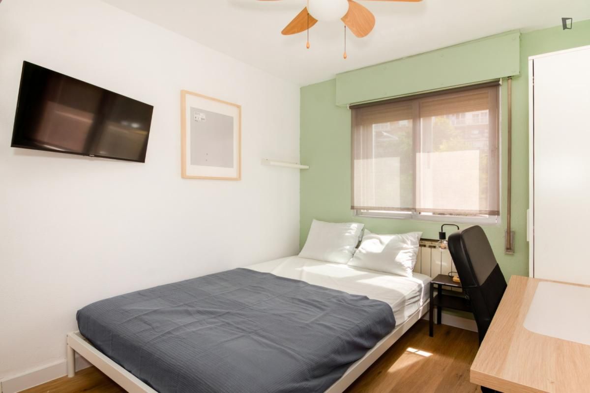 Apartment to share in Caballería Española