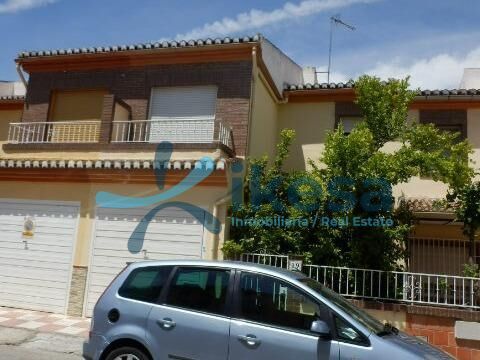 Exterior view of Single-family semi-detached for sale in Vegas del Genil