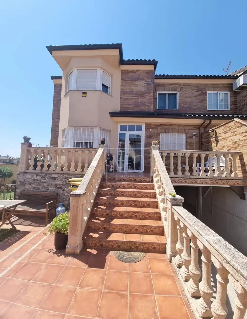 Casa adosada en venta en Ugena con Aire acondicionado, Calefacción y Terraza