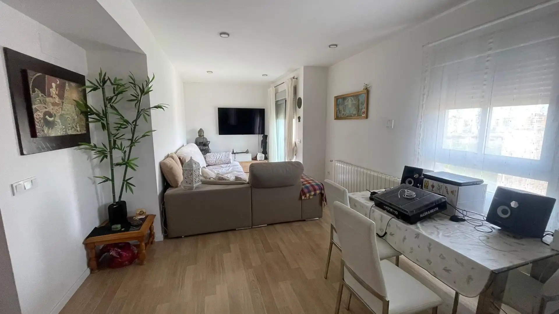 Living room of Flat for sale in Tomares  with Air Conditioner, Private garden and Terrace