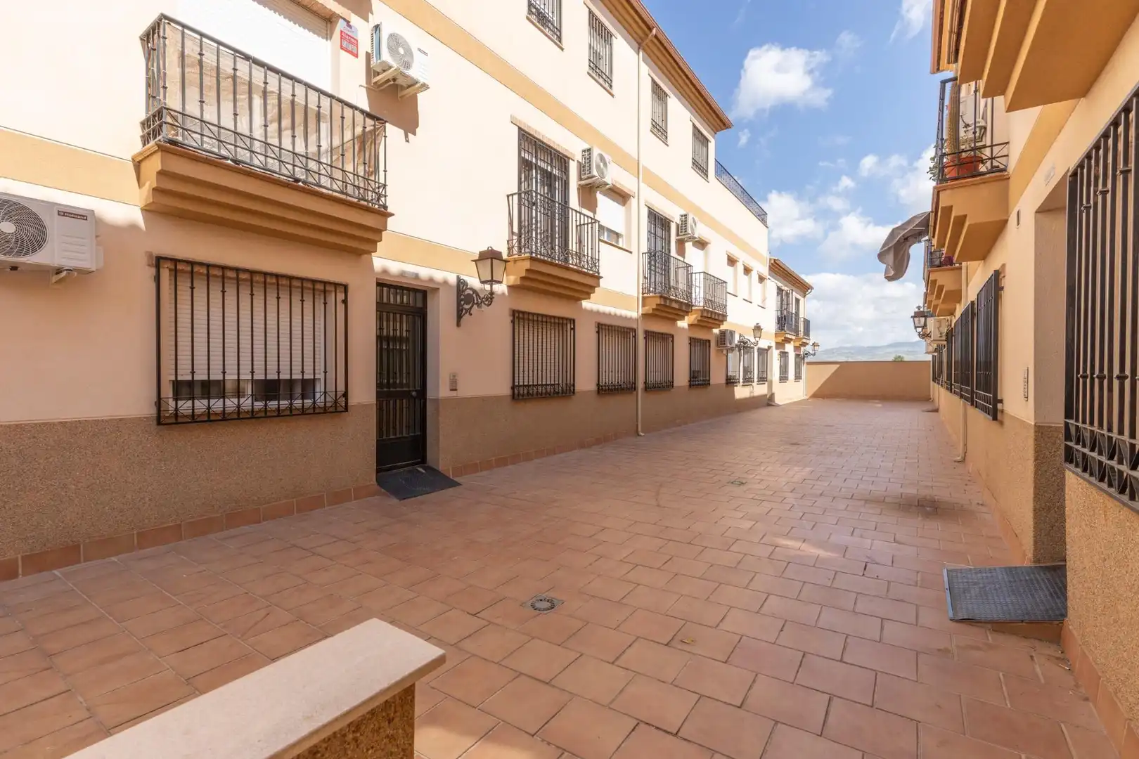 Vista exterior de Pis en venda en Cijuela amb Aire condicionat i Terrassa