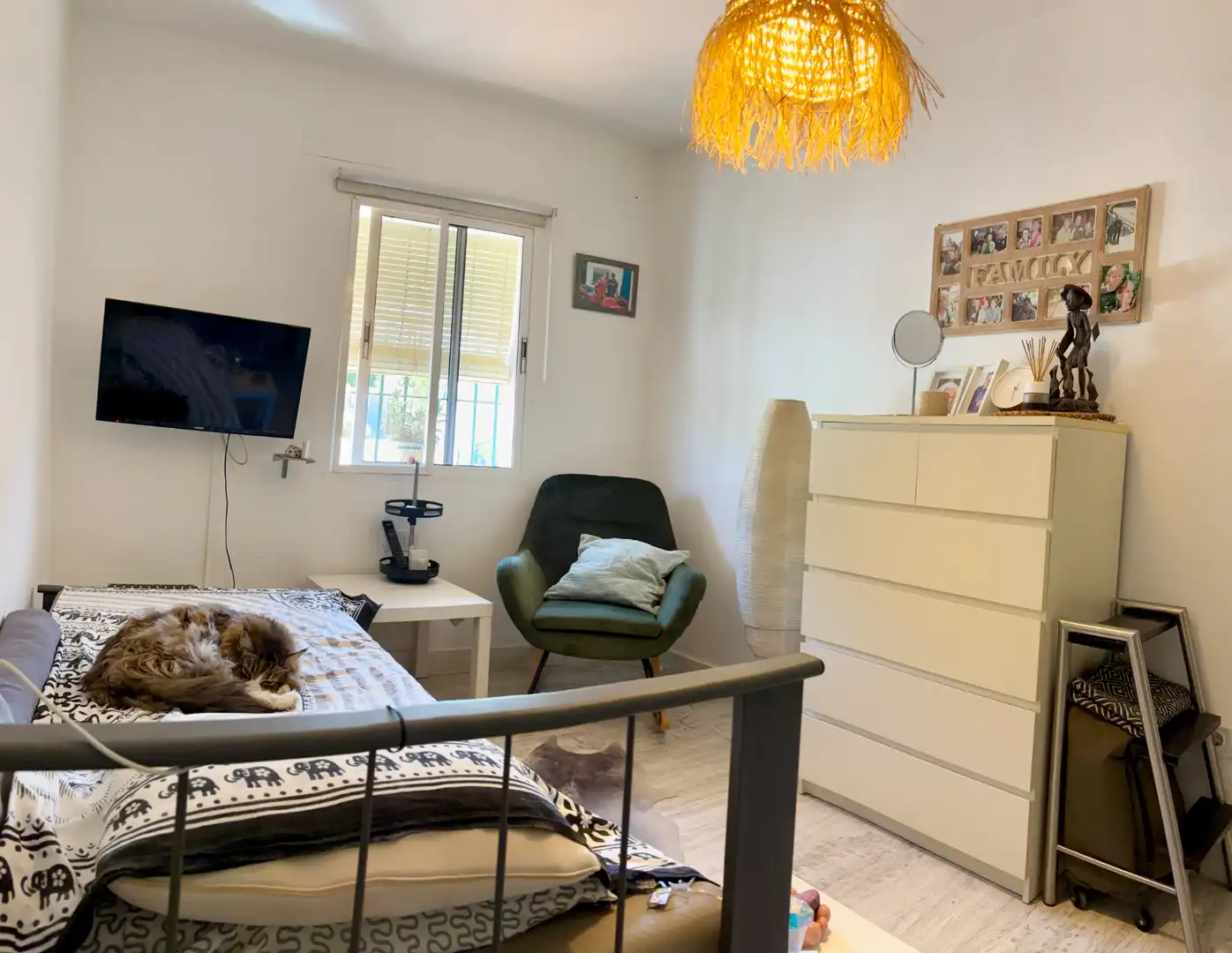 Habitación de Casa o chalet en venta en Alhaurín de la Torre con Aire acondicionado, Calefacción y Jardín privado