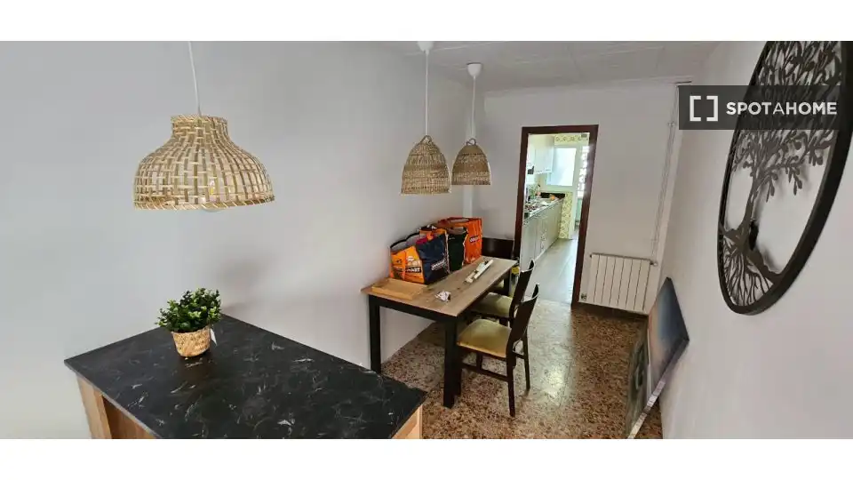 Kitchen of Flat for share in Nord-est
