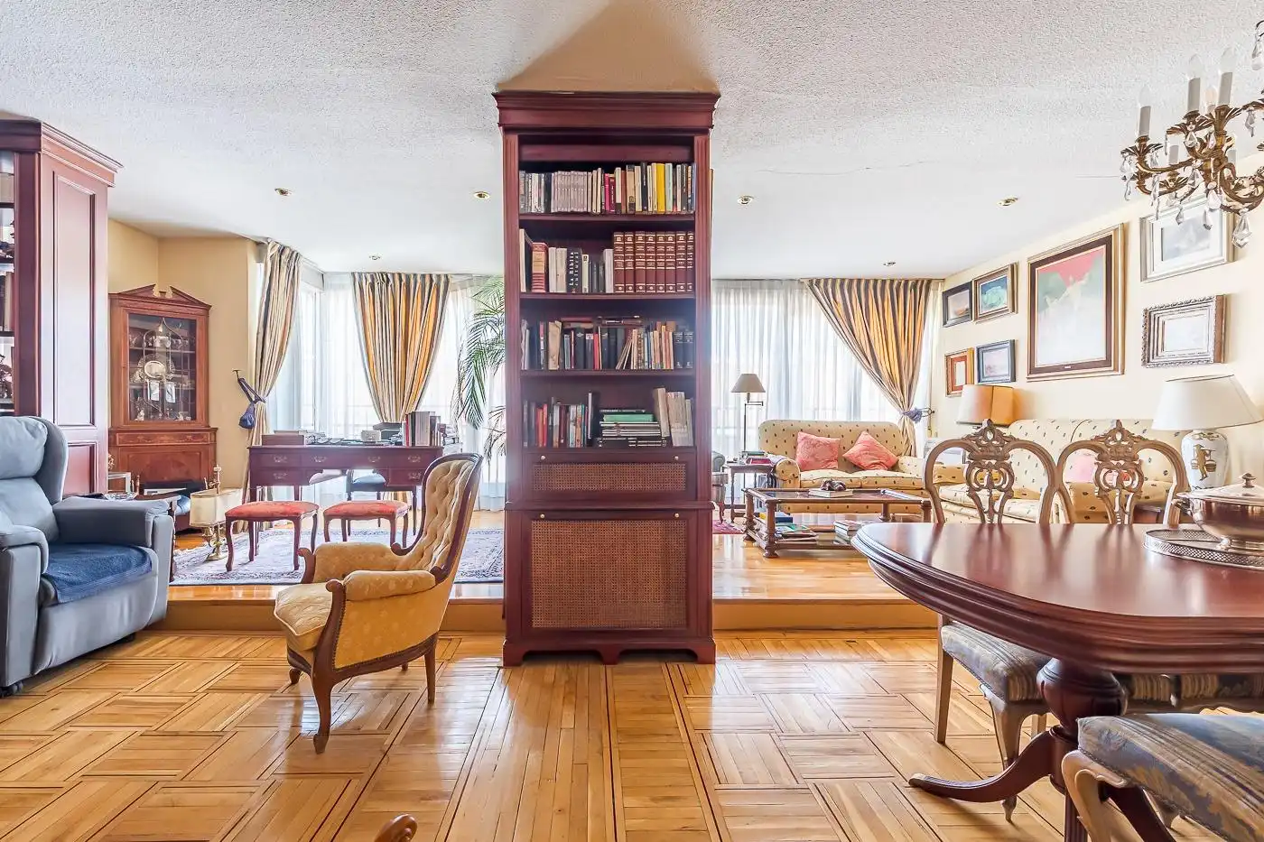 Living room of Attic for sale in  Madrid Capital  with Air Conditioner, Terrace and Storage room