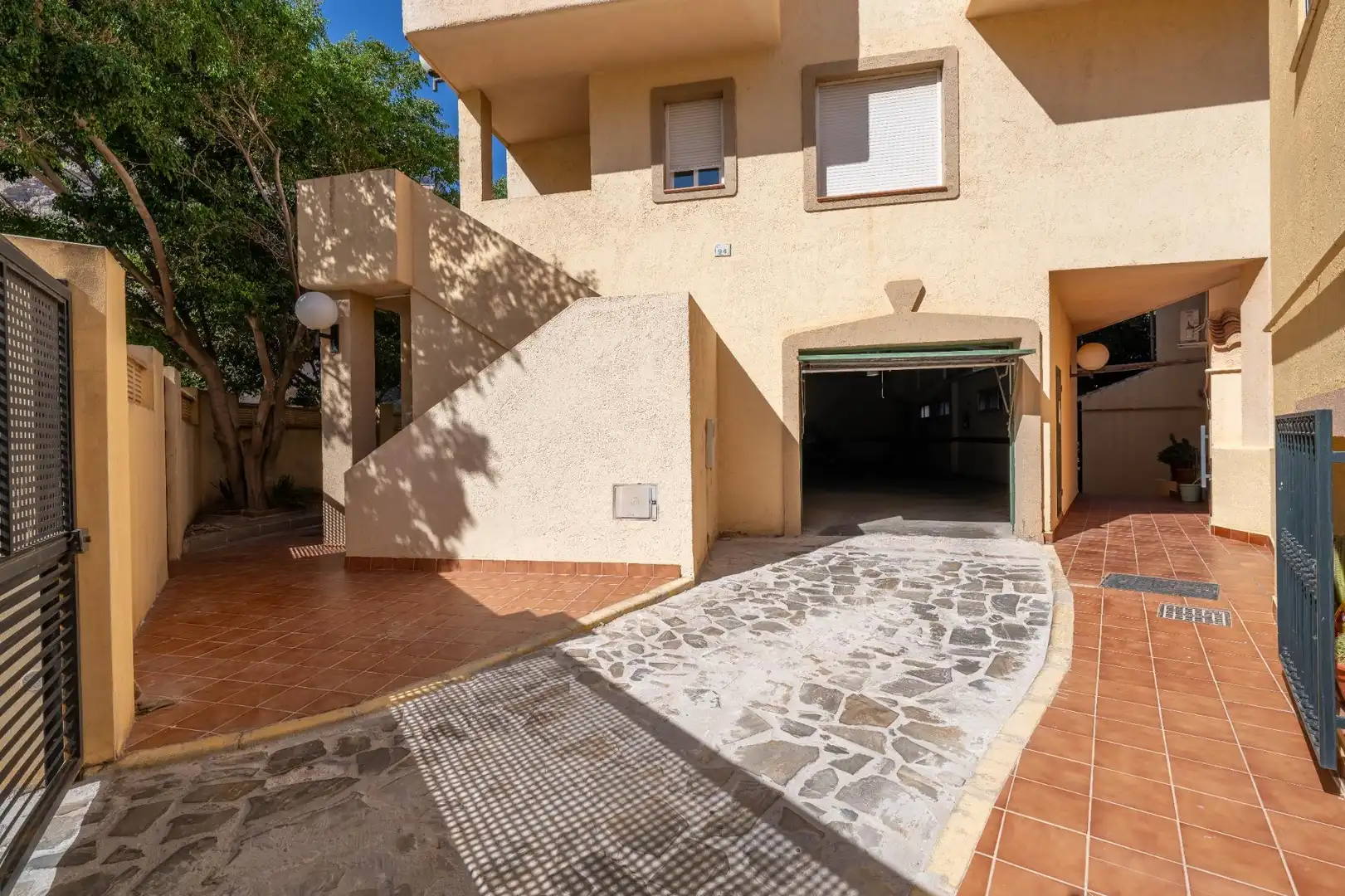 Vista exterior de Dúplex en venta en Vícar con Aire acondicionado, Calefacción y Jardín privado