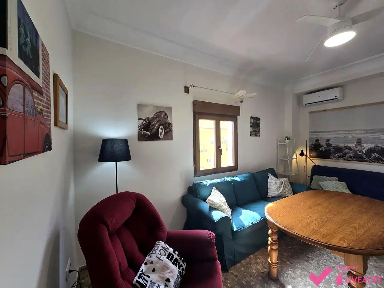 Living room of Flat for rent in Sevilla  with Air Conditioner, Terrace and Furnished