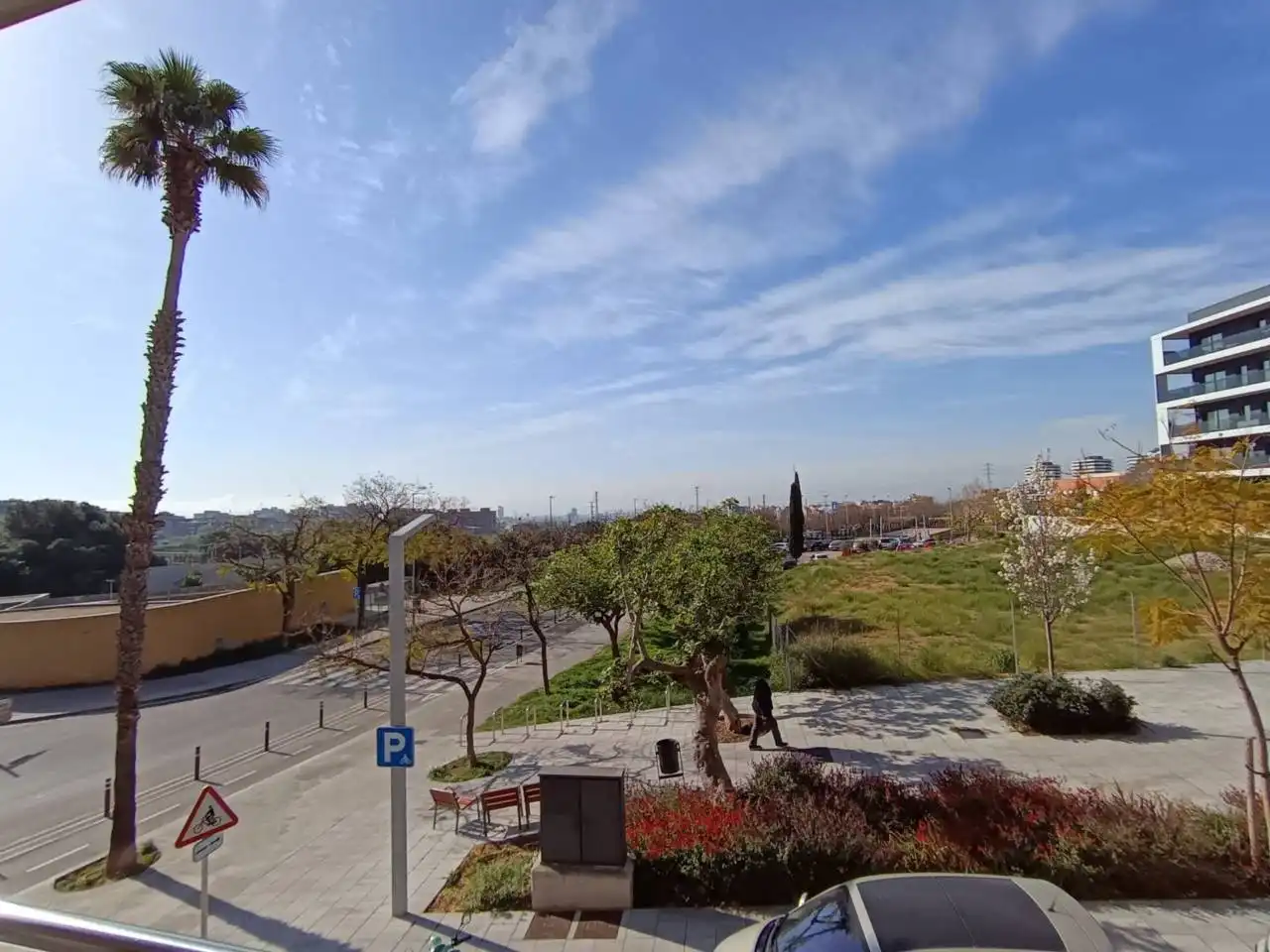 Vista exterior de Pis en venda en Esplugues de Llobregat amb Terrassa i Balcó