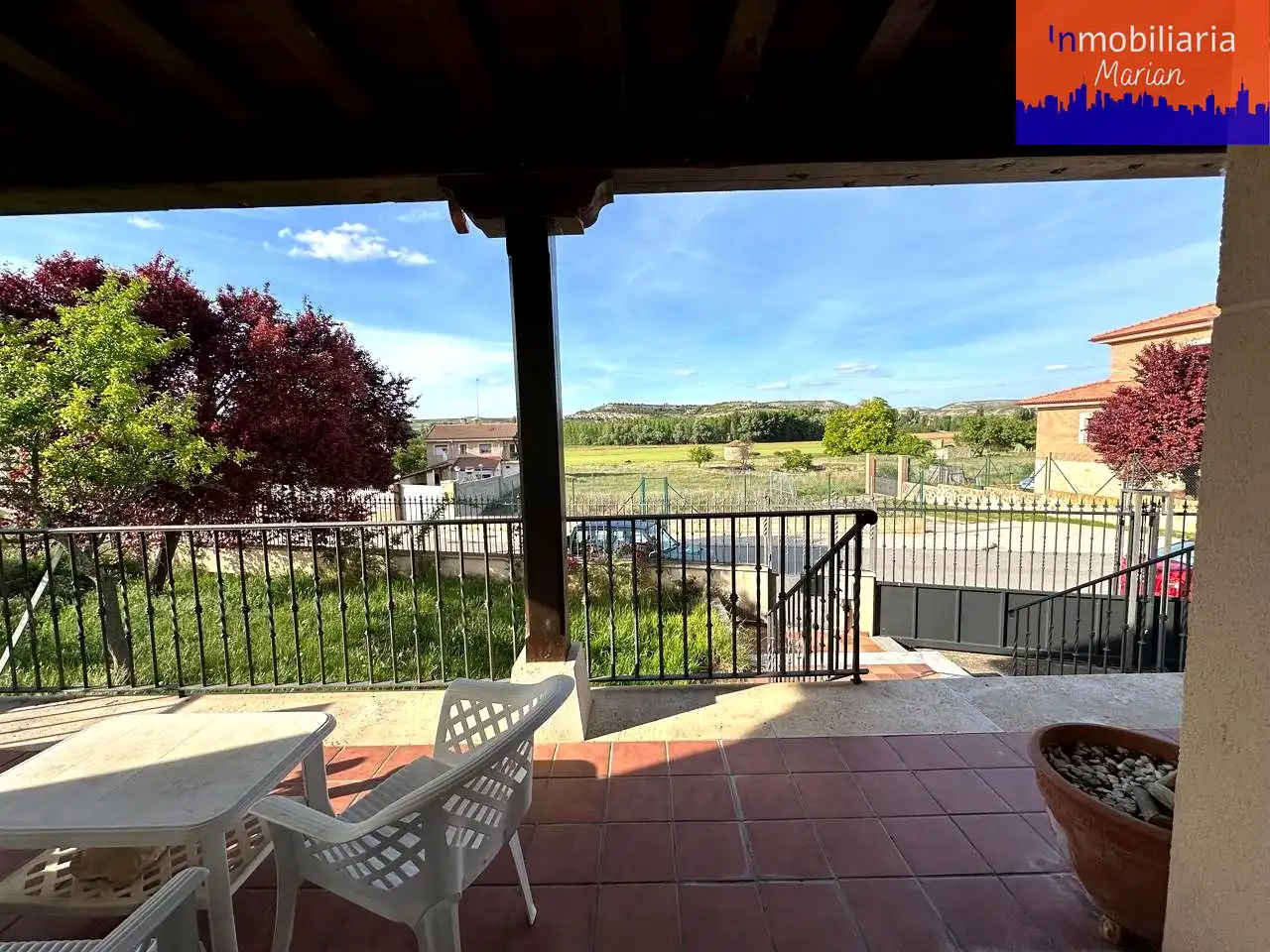 Terrassa de Casa o xalet en venda en Milagros amb Calefacció, Jardí privat i Terrassa