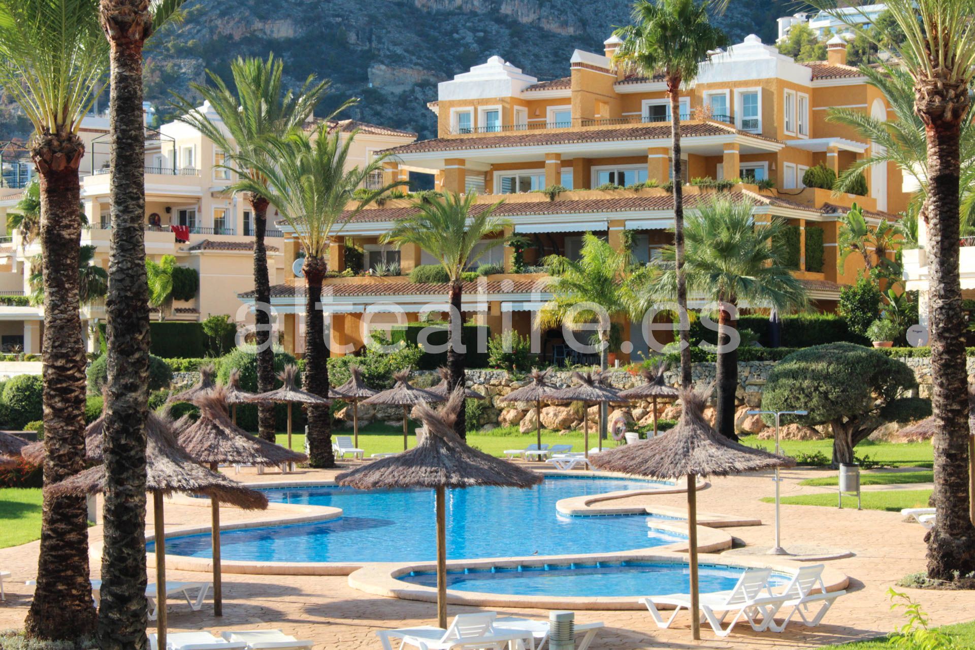 Exterior view of Apartment for sale in Altea  with Air Conditioner, Heating and Private garden