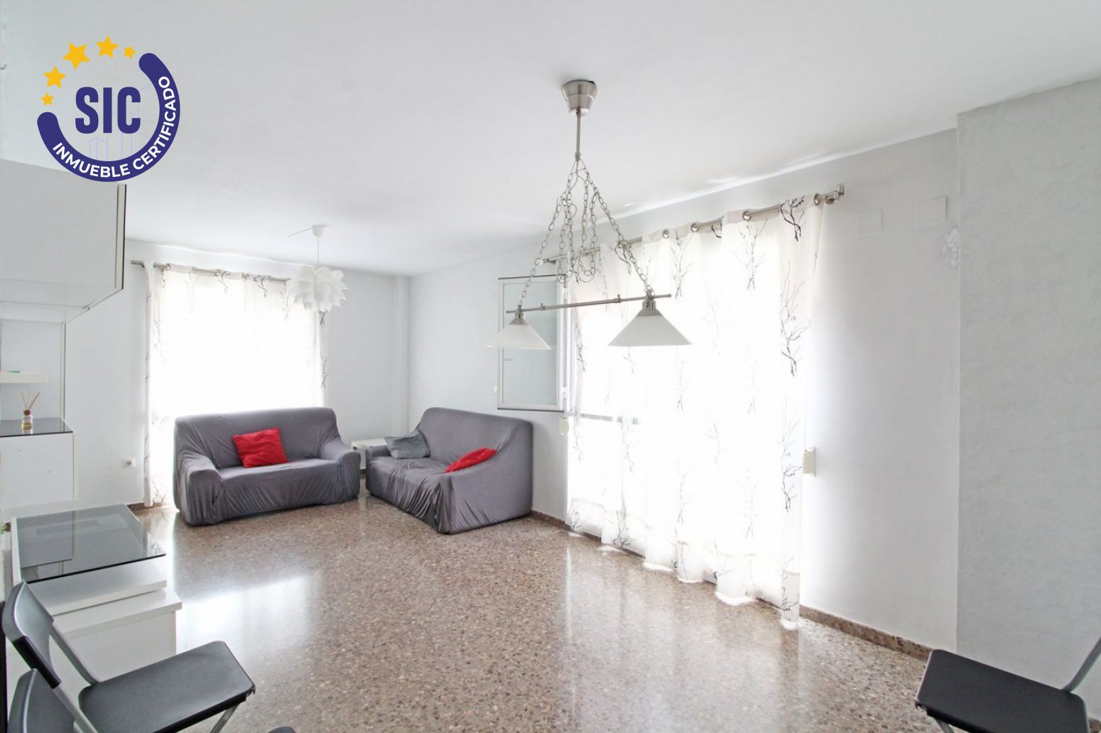 Living room of Flat for sale in Gilet  with Parquet flooring, Terrace and Storage room
