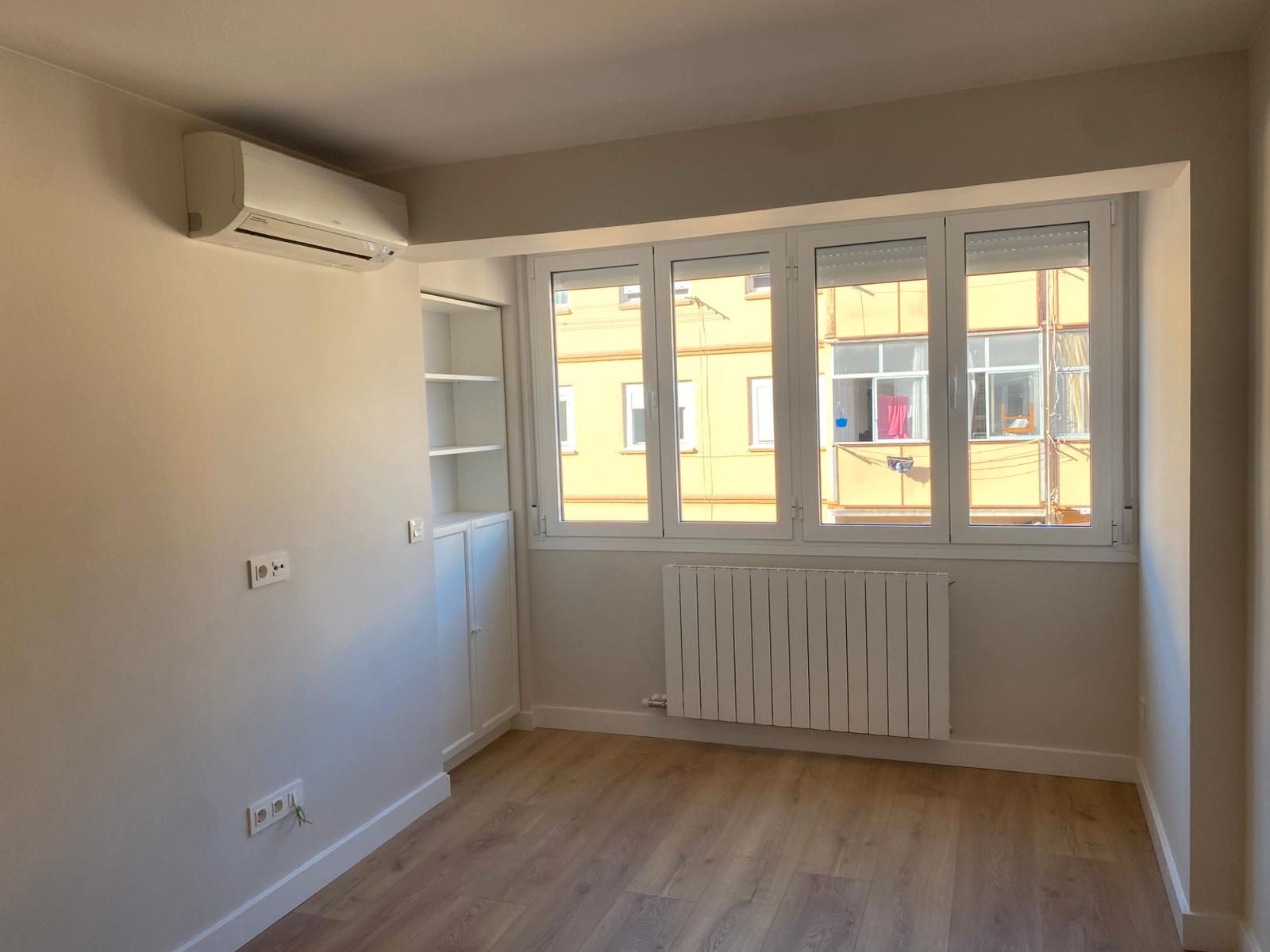 Bedroom of Flat to rent in  Zaragoza Capital  with Heating, Parquet flooring and Oven