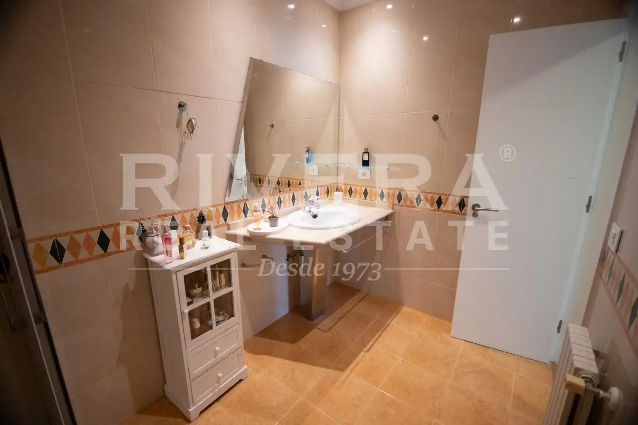 Bathroom of Duplexes for sale in Nigrán  with Heating, Parquet flooring and Storage room
