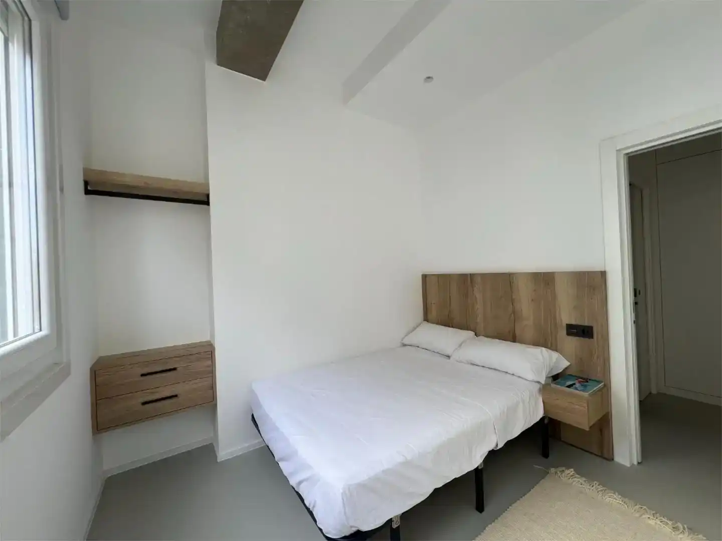 Schlafzimmer von Wohnung zur Miete in Ferrol mit Balkon