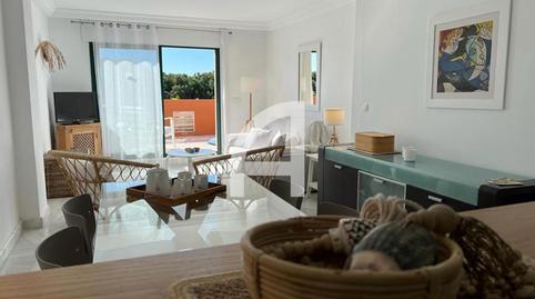 Foto 2 de Piso de alquiler en Los Alises, Cabopino - Artola, Marbella