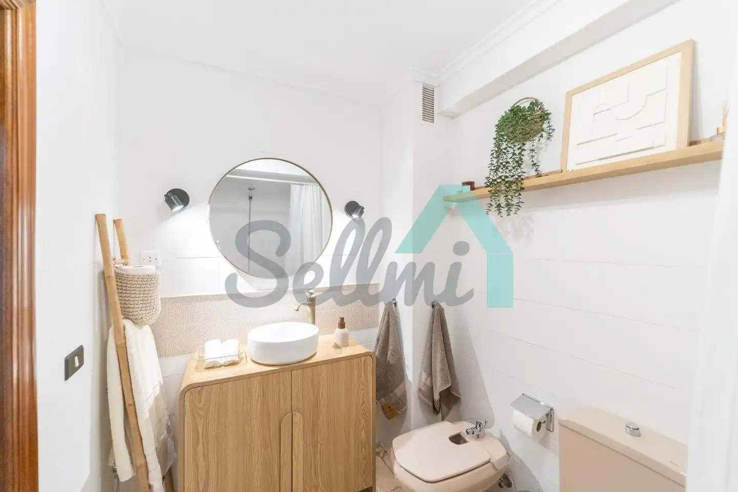 Badezimmer von Wohnung zur Miete in Oviedo  mit Heizung, Parkett und Möbliert
