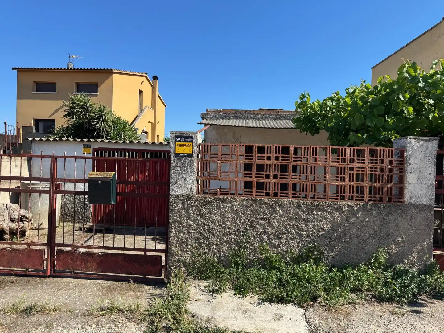 Vista exterior de Residencial en venta en Montcada i Reixac
