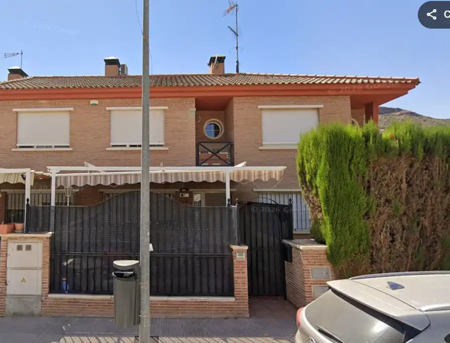 Terraced house with terrace for sale in Avenida de la Paz 67