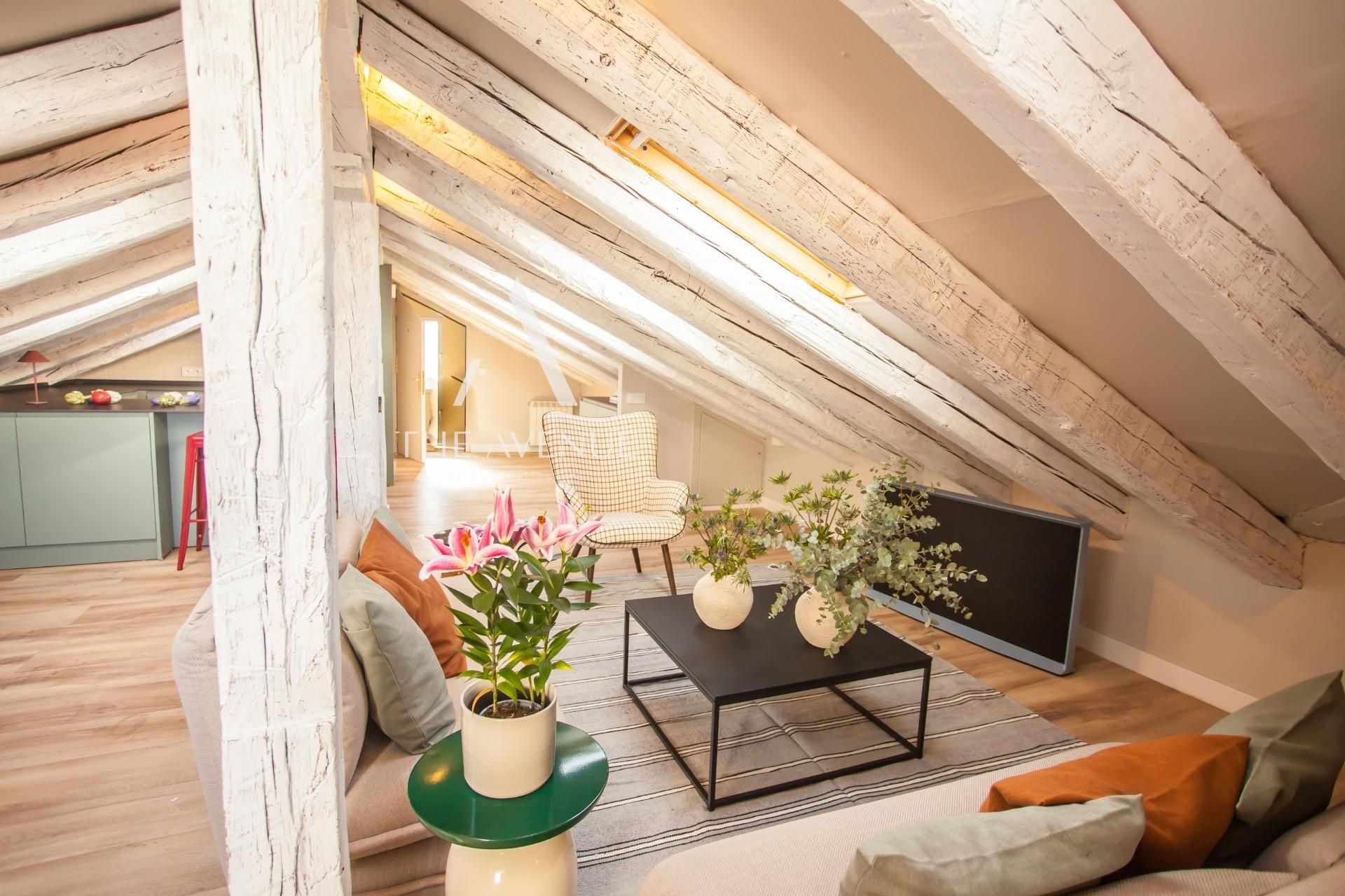 Living room of Attic for sale in  Madrid Capital  with Air Conditioner, Heating and Parquet flooring