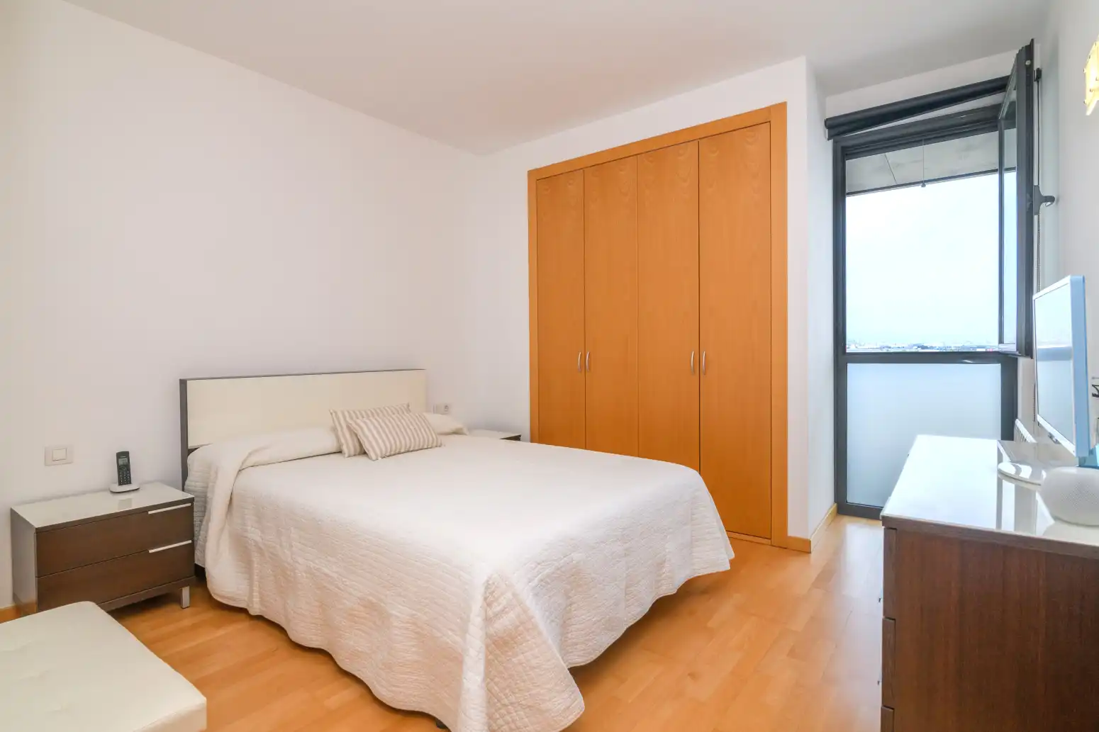 Habitación de Piso en venta en Viladecans con Aire acondicionado, Calefacción y Jardín privado