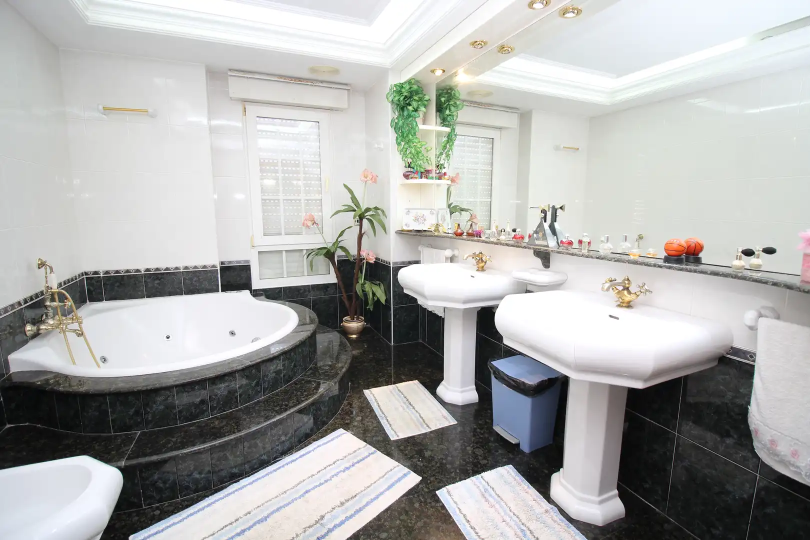 Baño de Piso en venta en Cartagena con Aire acondicionado, Terraza y Amueblado