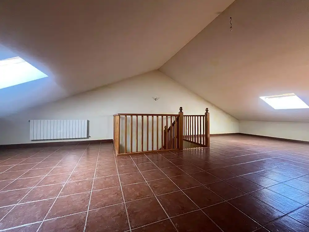 Reihenhaus mit Terrasse zum Verkauf in Palazuelos de Eresma, imagen 3