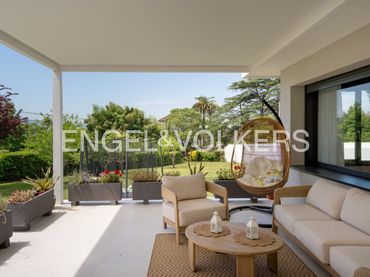 House with garden for sale in Somió - Cabueñes