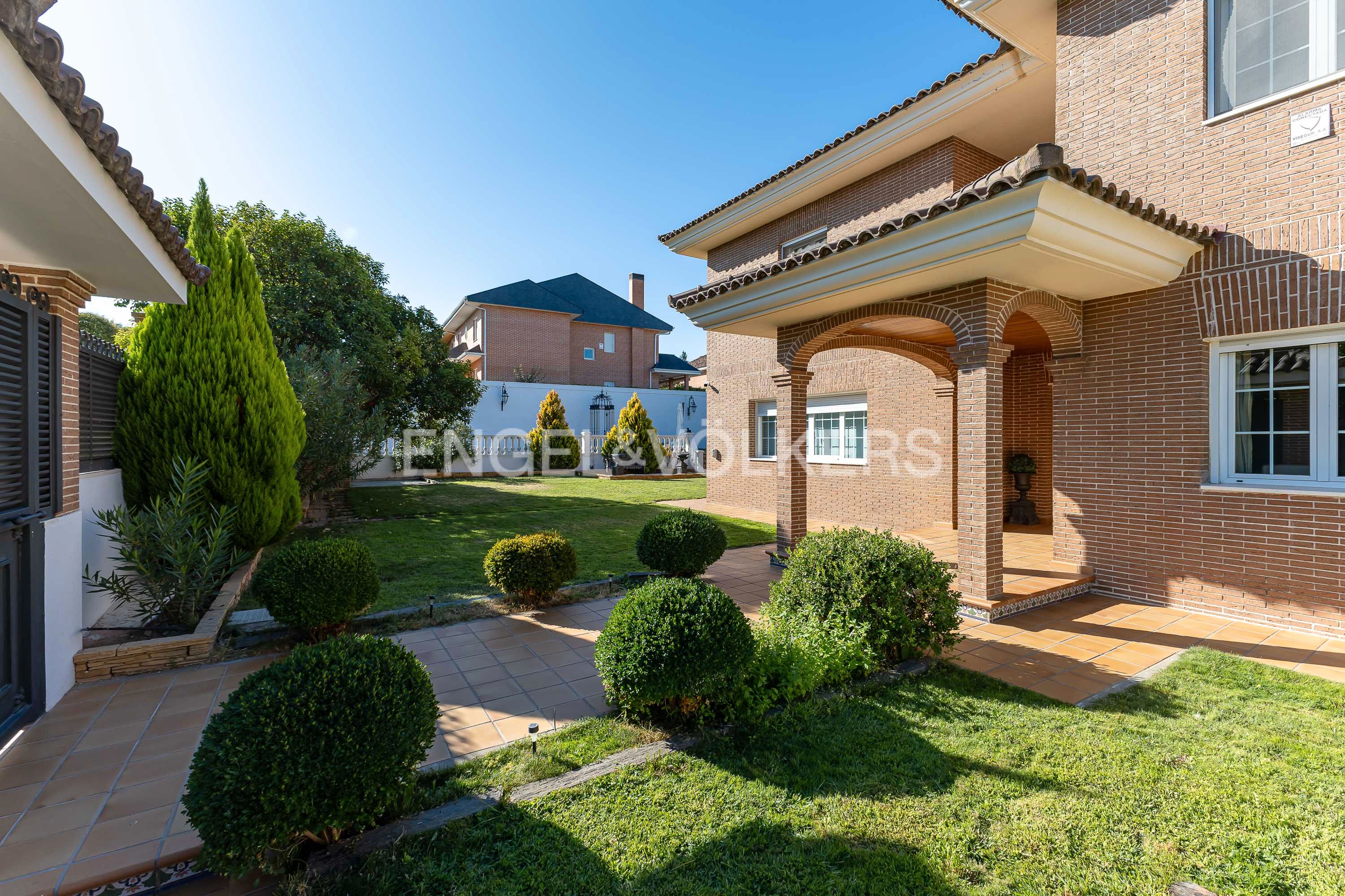 Exterior view of House or chalet for sale in Villalbilla  with Air Conditioner, Heating and Private garden