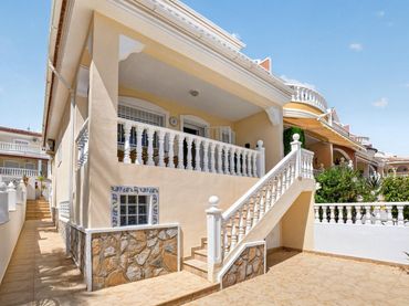 Terraced house with pool for sale in Ciudad Quesada