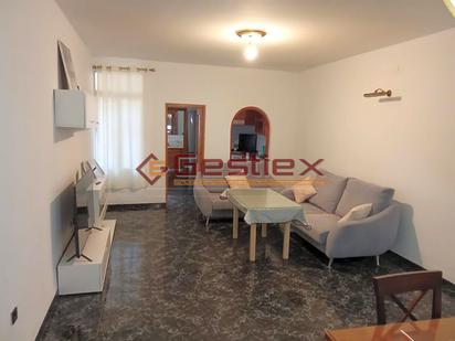 Sala d'estar de Casa o xalet en venda en Almendralejo amb Aire condicionat i Balcó